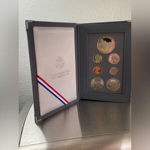 1991 United States Mint Prestige Set - Gray Presentation
